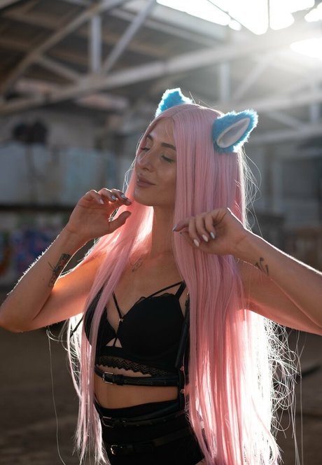 blonde curvy onlyfans porno picture