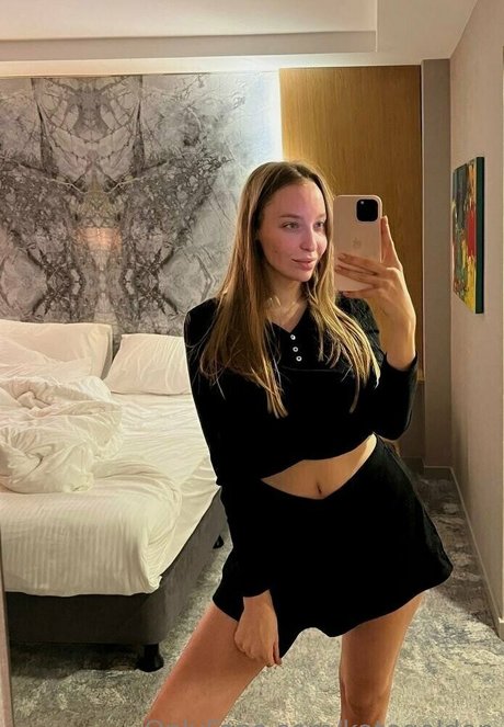 female popular onlyfans beautiful nude archive