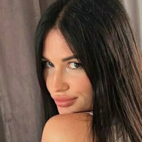 nikkkax model pornographic picture