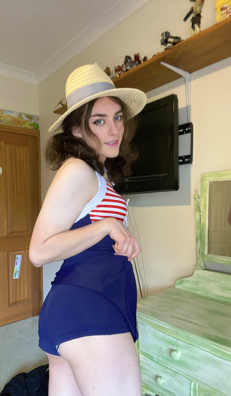 xwhitewrenx sexy star image