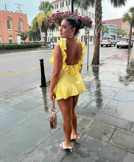 Kalani Hilliker model best pictures