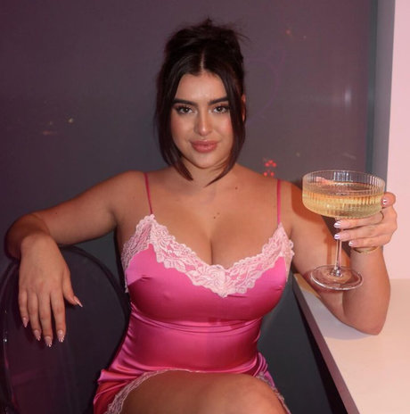 Kalani Hilliker model best pics