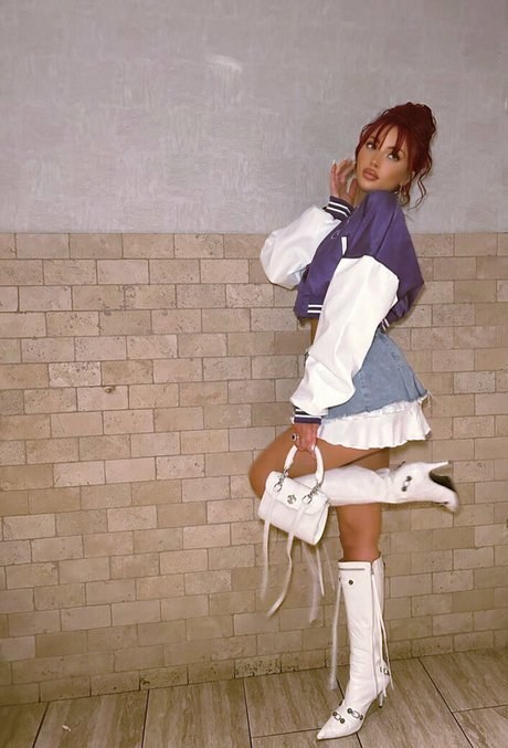 blonde milf big tits onlyfans nude photos