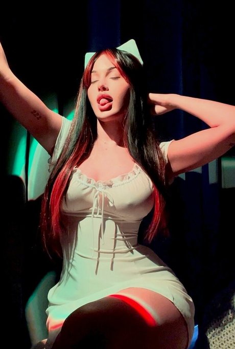 kittytheasmrqueen erotic star image