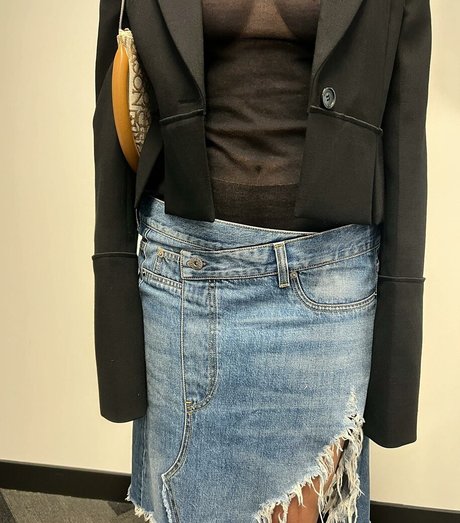 Dafne Keen naked pornstar img