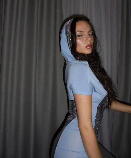 Dafne Keen art model photos