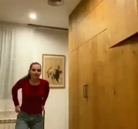 Dafne Keen model hot pictures