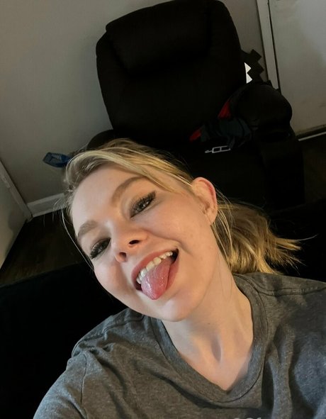 asian tranny onlyfans adult photo