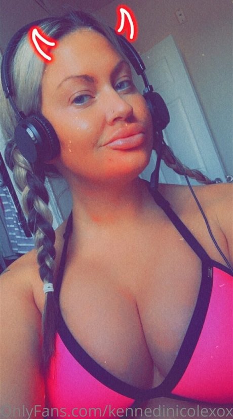 kennedinicolexoxo perfect actress img