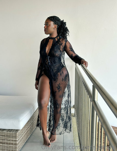 Paris Senpai model best photo