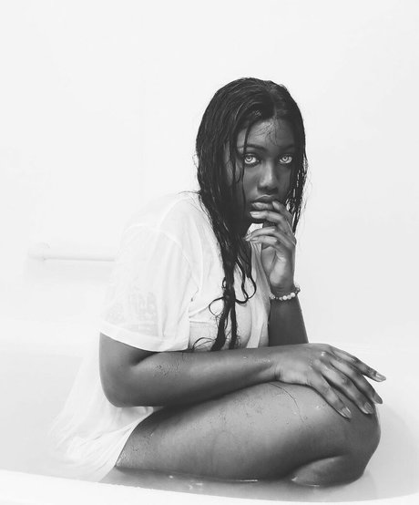 Paris Senpai best star photos