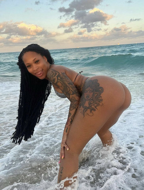 Official liyahhh porn star archive