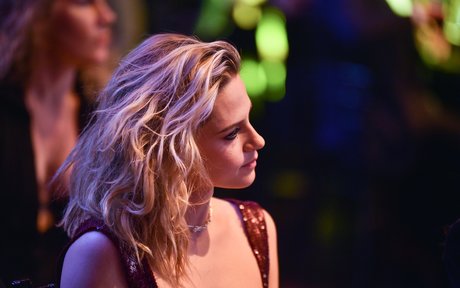 milf yoga onlyfans free nude images