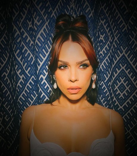 Billie Piper pornographic model images