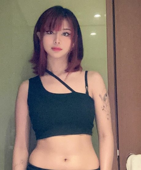 Charechii model xxx picture