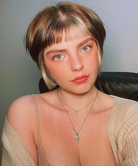 Triz Pariz star hd img