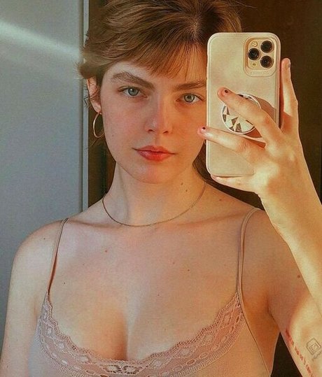 Triz Pariz star exclusive photos