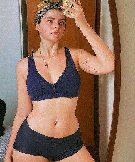 Triz Pariz top actress galleries