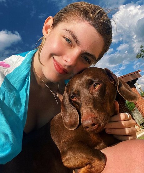 Triz Pariz star hd images