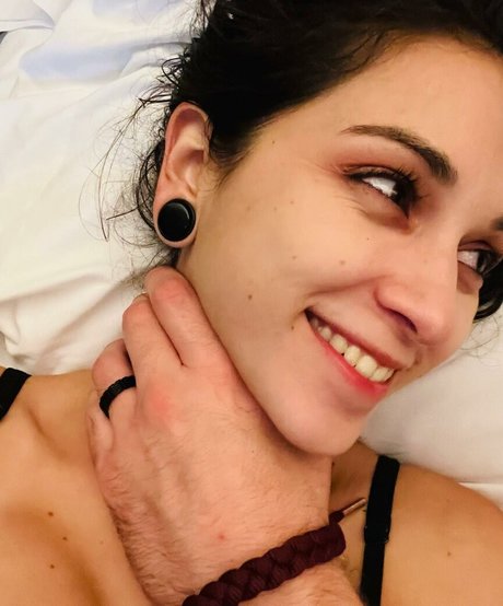 Yana Mori model free pictures