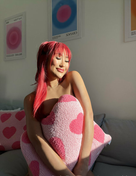 xxrated lux high quality pornstar images