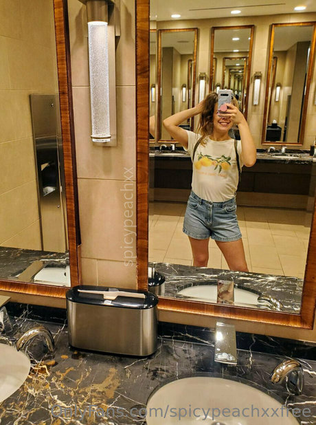 spicypeachxxfree sex pornstar pics