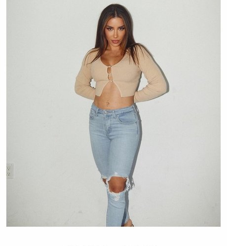 Nacya Marreiro model best image