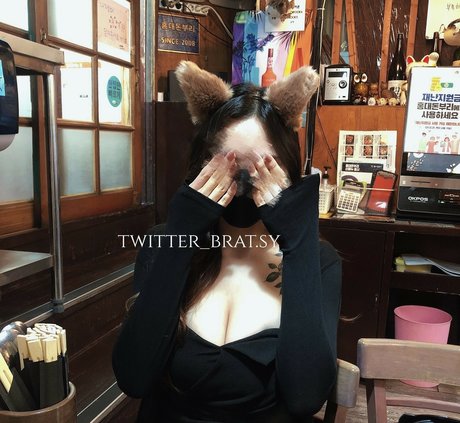 BratSuyeon star beautiful picture