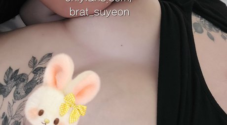 BratSuyeon art model pic
