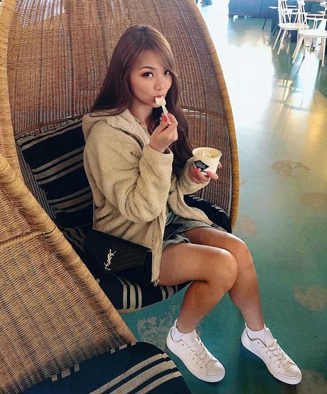 Cindy Phan free model gallery