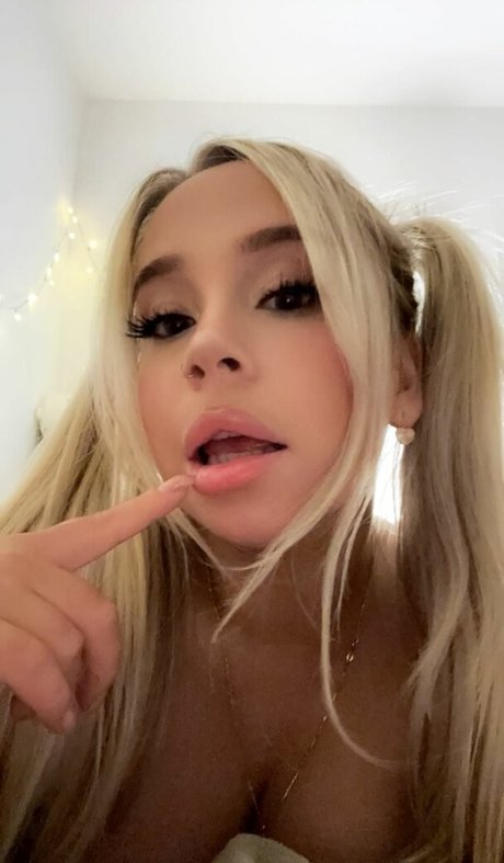 Decadex nice actress img