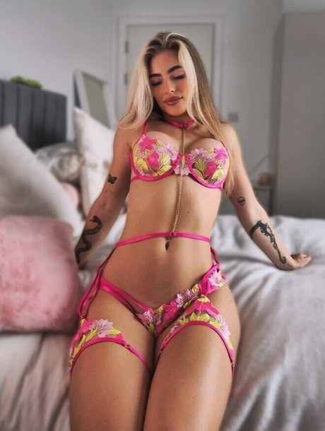 Jessemiaj pornstar nude pics