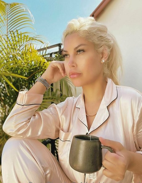 small onlyfans hot naked photos