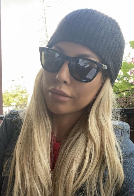 bridgetteb model nice pic