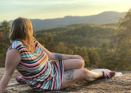 thick latina milf onlyfans sexy nude photos