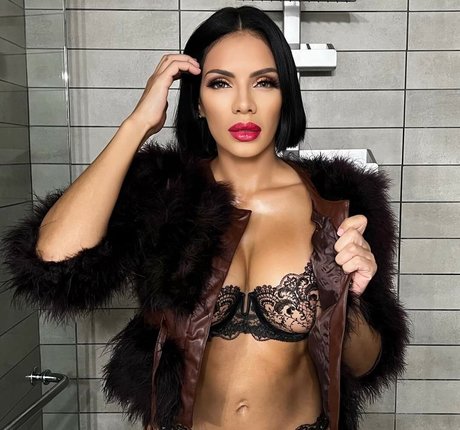 NinaUnrated perfect model photos