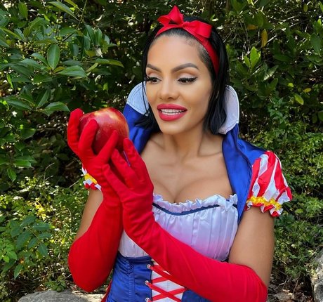 NinaUnrated nude star gallery