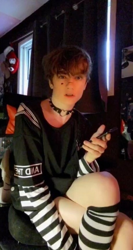 boixd naked star images