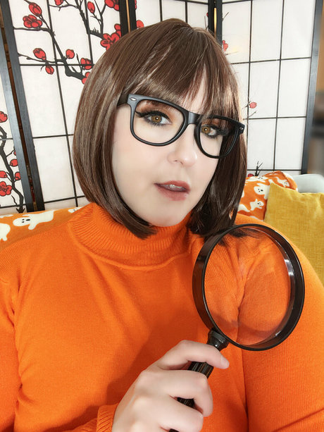 ChelBunny model adult pic