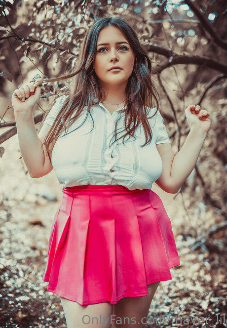 Mayer Lil model exclusive pictures