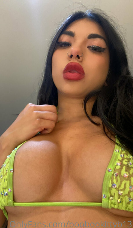 Boobookittyb13 erotic model picture