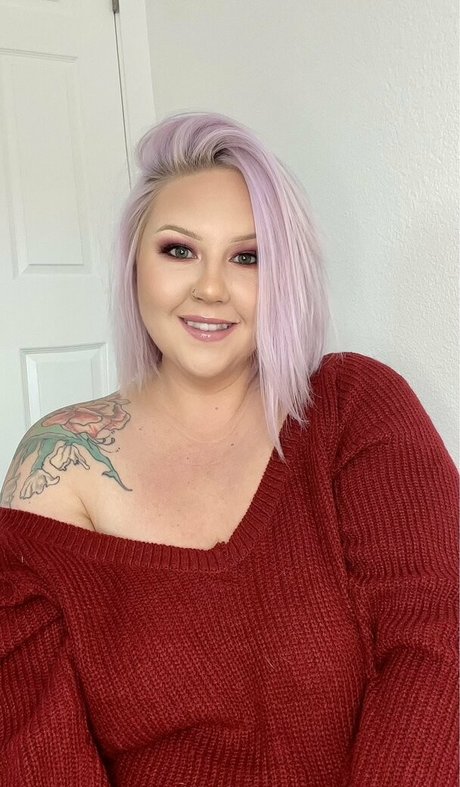 flat chested onlyfans nudes image