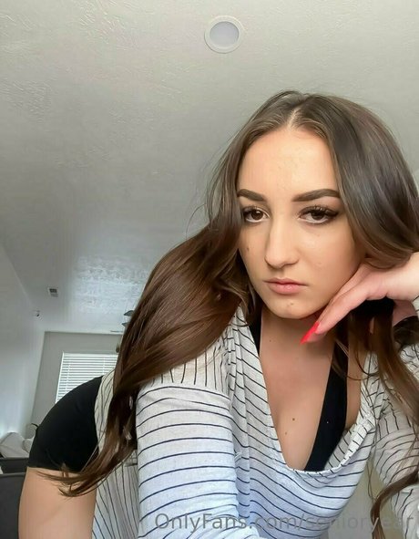 non nude onlyfans top images