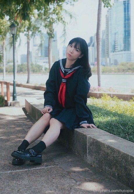iutopia hot model images