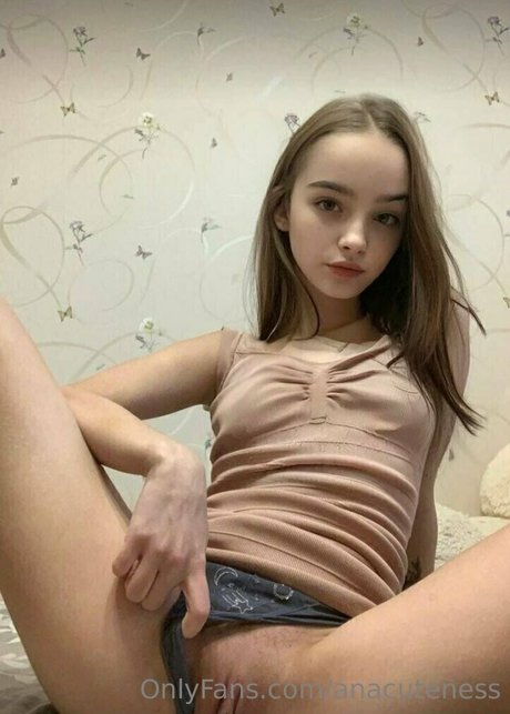 Anacuteness model exclusive image