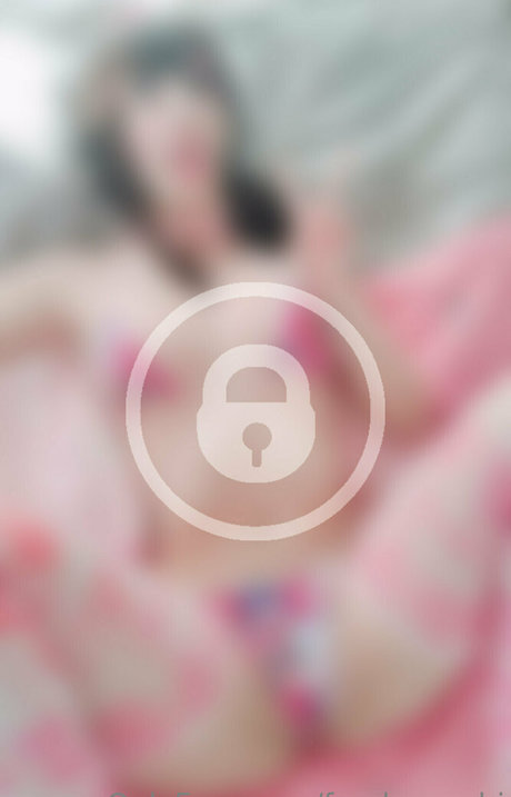 freekerocchi erotic model photos