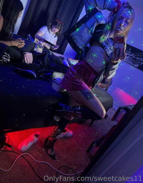 sweetcakes11 exclusive star pics