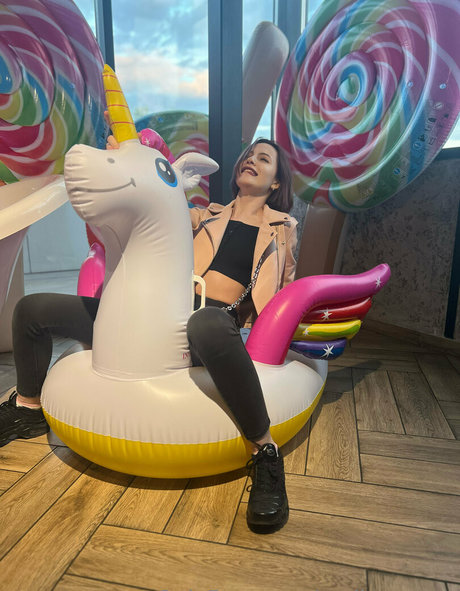 blonde handjob onlyfans exclusive archive