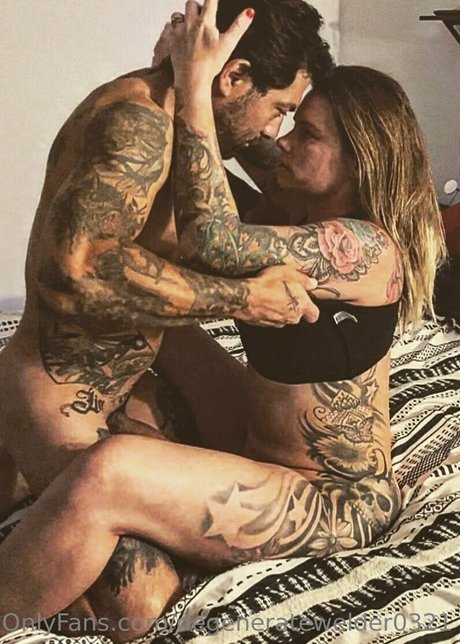 shemale outdoor onlyfans hd images