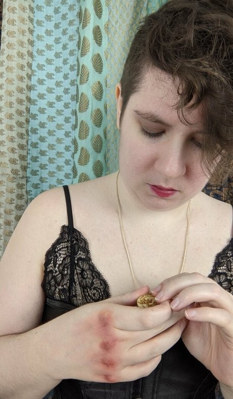 female popular onlyfans pretty images